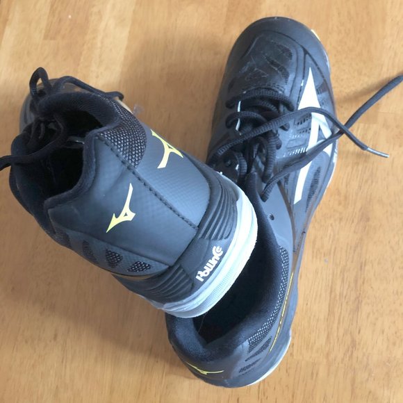 Mizuno Wave Lightning Z Women's Volleyball Shoe - Picture 2 of 2